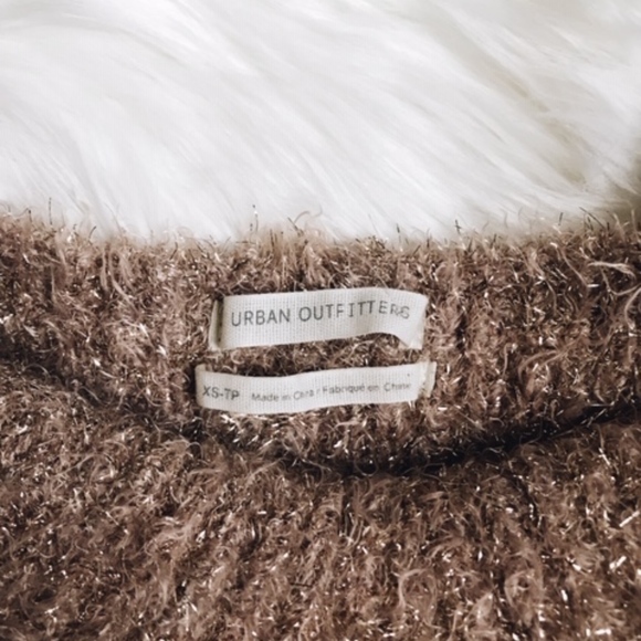 Urban Outfitters XS Pink Fuzzy Cropped Tank Top - Picture 3 of 4